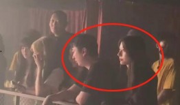 快手网红苏苏送外卖吃瓜,快手网红的日常趣味生活